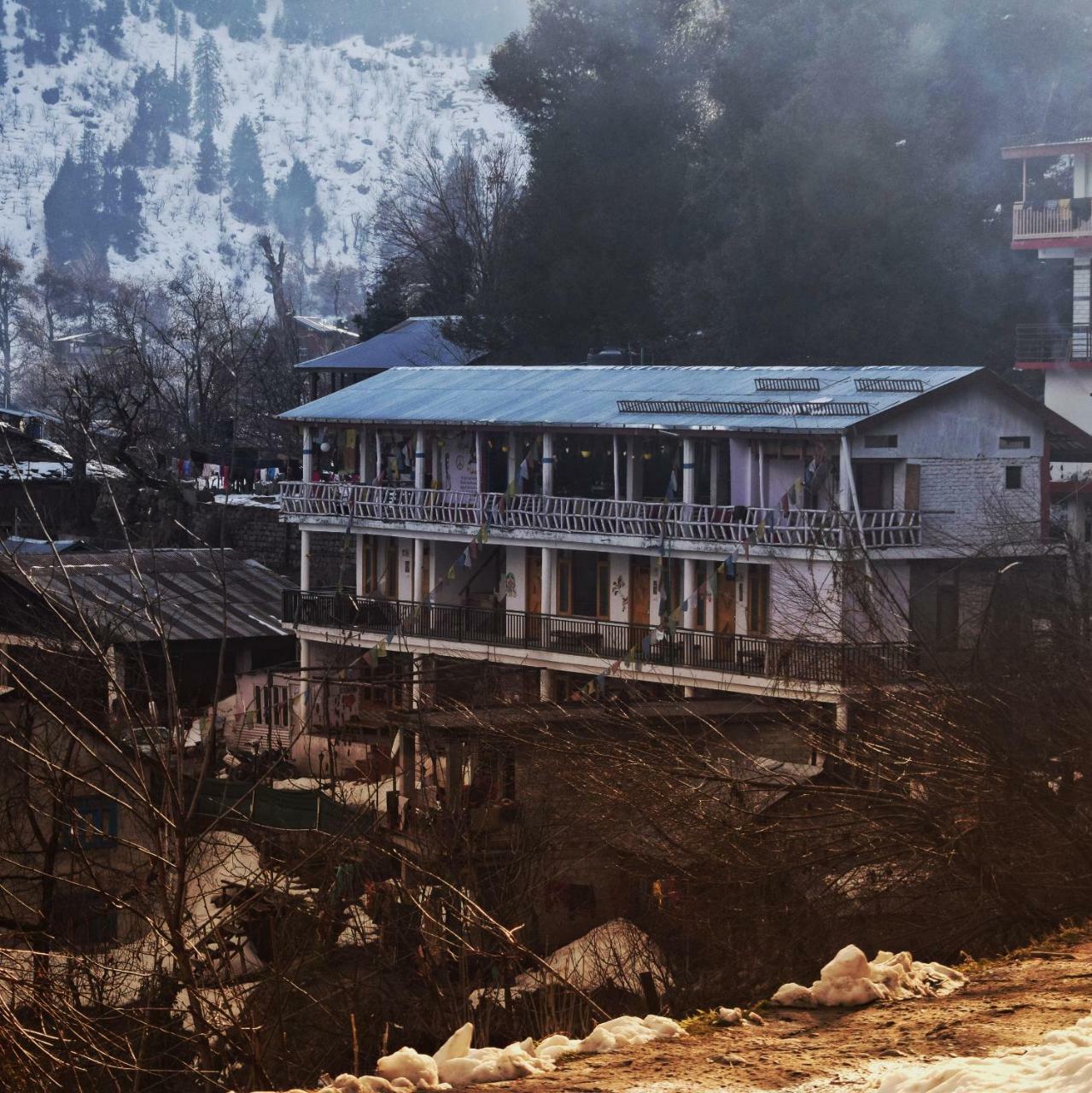 Bros Hostel Manali Exterior foto
